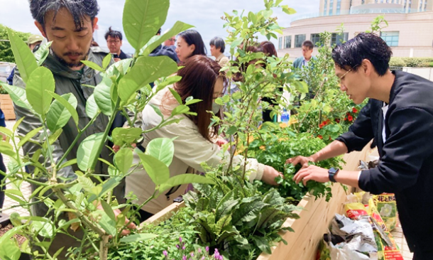 従業員の健康経営と生物多様性を支える都市農園